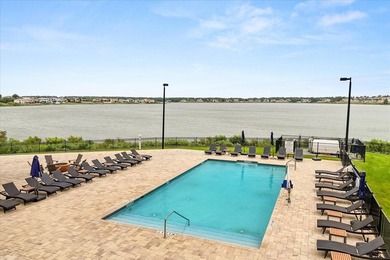 FULLY FURNISHED and Gorgeous! Just bring a Toothbrush, Move in - photo 21