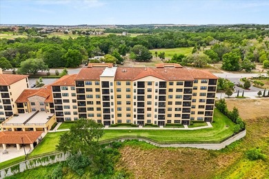 FULLY FURNISHED and Gorgeous! Just bring a Toothbrush, Move in - photo 22