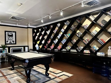Furnished Uptown Phoenix Luxury Lifestyle! High ceilings give a - photo 27