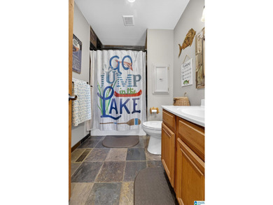 Welcome to The Nest. This Oasis is fully remodeled with hardwood - photo 28
