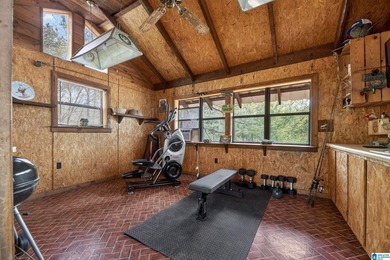 Welcome to The Nest. This Oasis is fully remodeled with hardwood - photo 34