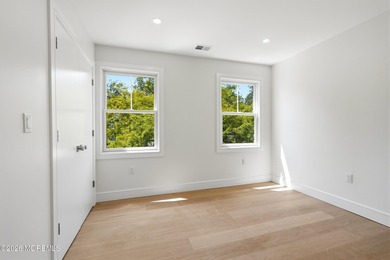 Welcome to this beautifully renovated and spacious resort style - photo 34