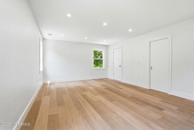 Welcome to this beautifully renovated and spacious resort style - photo 36