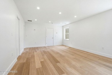 Welcome to this beautifully renovated and spacious resort style - photo 37