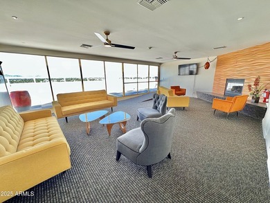 Furnished Uptown Phoenix Luxury Lifestyle! High ceilings give a - photo 41