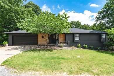 Welcome to 5 Dunvegan Lane in Bella Vista, a beautifully updated - photo 1