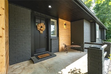 Welcome to 5 Dunvegan Lane in Bella Vista, a beautifully updated - photo 2