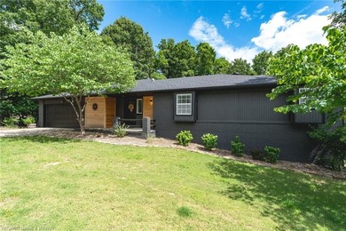 Welcome to 5 Dunvegan Lane in Bella Vista, a beautifully updated - photo 4