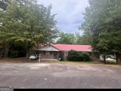 (private lake, pond, coastal) Home Active Under Contract in Twin City Georgia