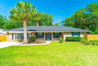 (private lake, pond, creek) Home For Sale in Jacksonville Florida