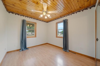 Spacious 2 story 5 bedroom home on .33 acres. Featuring 2 - photo 11