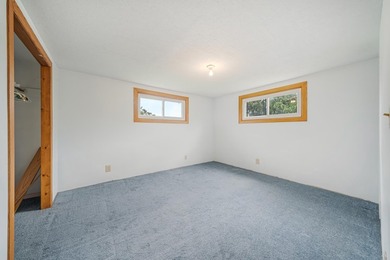 Spacious 2 story 5 bedroom home on .33 acres. Featuring 2 - photo 13