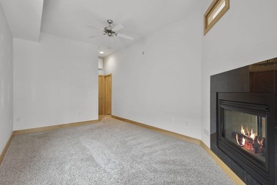 Priced $25,000 below the 2025 appraised value! Stylish 1 BR - photo 16