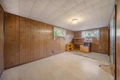 Spacious 2 story 5 bedroom home on .33 acres. Featuring 2 - photo 17