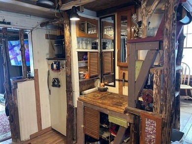 Escape to your own private retreat with this artistic cabin set - photo 23