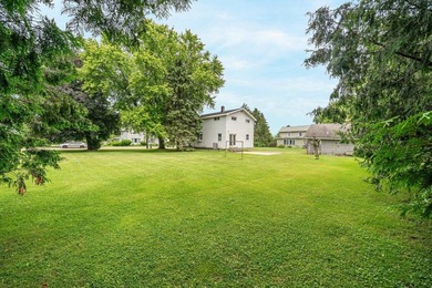 Spacious 2 story 5 bedroom home on .33 acres. Featuring 2 - photo 24