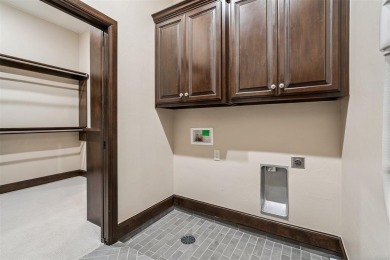 PRICED REDUCED!!! ALL ADA COMPLIANT!!! Beautiful home in Twin