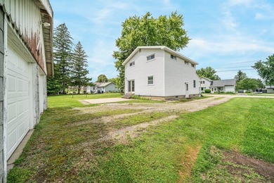Spacious 2 story 5 bedroom home on .33 acres. Featuring 2 - photo 28