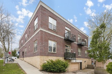 Priced $25,000 below the 2025 appraised value! Stylish 1 BR - photo 28
