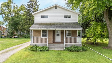Spacious 2 story 5 bedroom home on .33 acres. Featuring 2 - photo 29