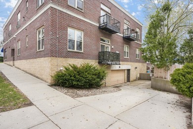 Priced $25,000 below the 2025 appraised value! Stylish 1 BR - photo 29