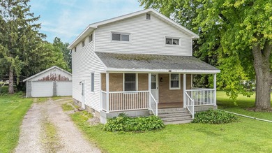Spacious 2 story 5 bedroom home on .33 acres. Featuring 2 - photo 31