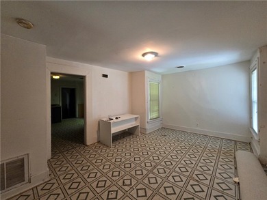 Outstanding opportunity for investors or owner-occupants! This - photo 7