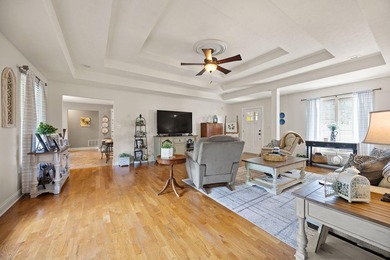 NEW PRICE - MOTIVATED SELLERS - Welcome Home to this stunning - photo 19