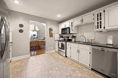 NEW PRICE - MOTIVATED SELLERS - Welcome Home to this stunning - photo 22