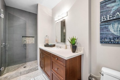Incredible beach area opportunity! Private, 4-bedroom single - photo 25
