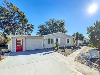 Sawgrass Lake Home For Sale in Leesburg Florida