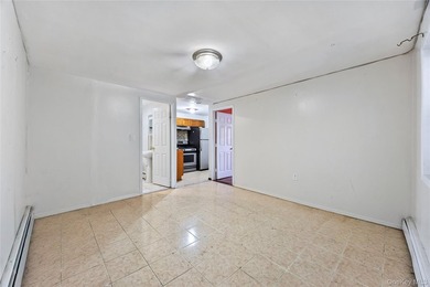 Investment opportunity in the Bronx! This legal 3-family home - photo 19