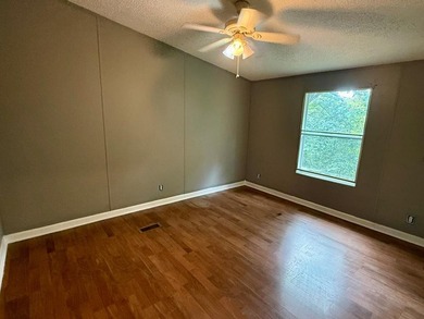 Rest and relax in this beautifully maintained 3-bedroom, 2-bath - photo 20