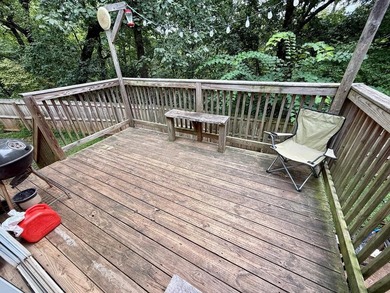 Rest and relax in this beautifully maintained 3-bedroom, 2-bath - photo 24