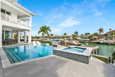This coastal-inspired estate, built by Braun Builders, offers 5 - photo 31