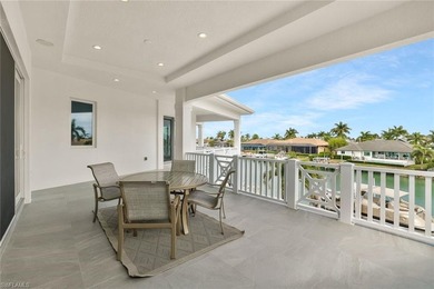 This coastal-inspired estate, built by Braun Builders, offers 5 - photo 37