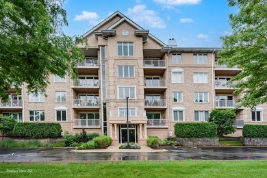Premium Penthouse unit is a must see! It features vaulted - photo 1