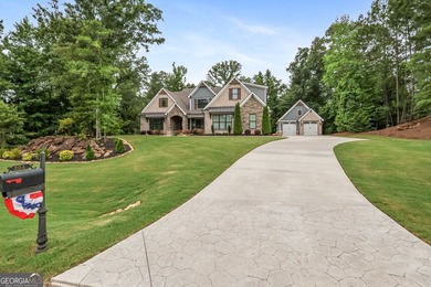 Welcome to 204 Tuxedo Circle, a stunning custom-built residence - photo 2