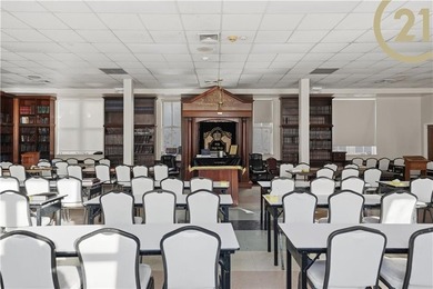 Institutional / Educational Facility - 6,500+ Sq Ft on 40x100 - photo 11