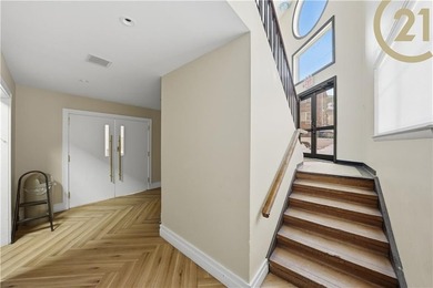 Institutional / Educational Facility - 6,500+ Sq Ft on 40x100 - photo 12