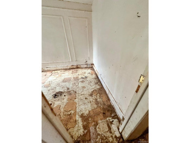 Excellent investment opportunity! Legal triplex featuring three - photo 12
