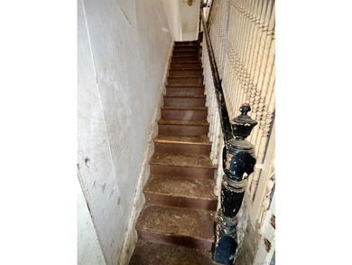 Excellent investment opportunity! Legal triplex featuring three - photo 13