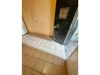 Excellent investment opportunity! Legal triplex featuring three - photo 14