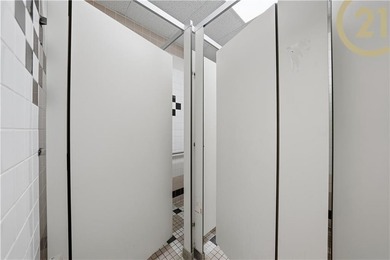 Institutional / Educational Facility - 6,500+ Sq Ft on 40x100 - photo 16