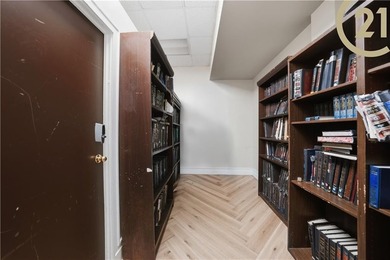 Institutional / Educational Facility - 6,500+ Sq Ft on 40x100 - photo 17