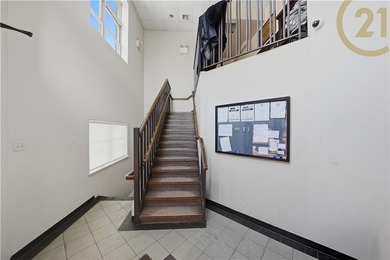 Institutional / Educational Facility - 6,500+ Sq Ft on 40x100 - photo 19