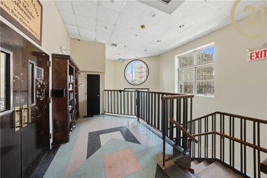 Institutional / Educational Facility - 6,500+ Sq Ft on 40x100 - photo 20
