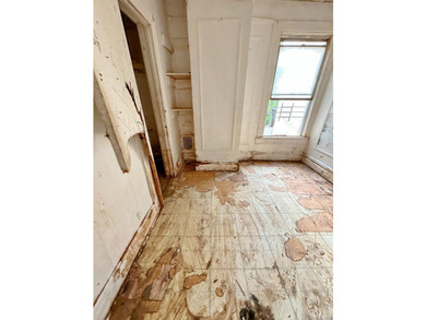 Excellent investment opportunity! Legal triplex featuring three - photo 20