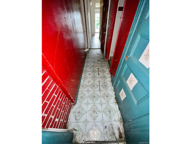 Excellent investment opportunity! Legal triplex featuring three - photo 21