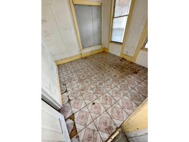 Excellent investment opportunity! Legal triplex featuring three - photo 23
